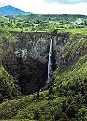 Asienreisender - Sipisopiso Waterfall